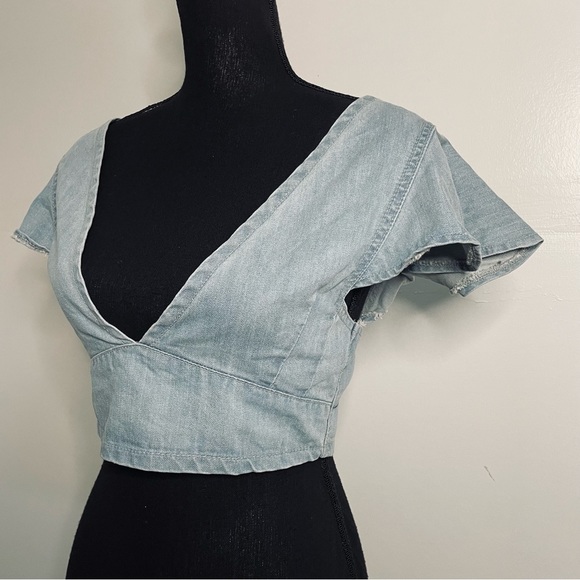 prettylittlething | flared sleeve blue denim crop top - Picture 5 of 13
